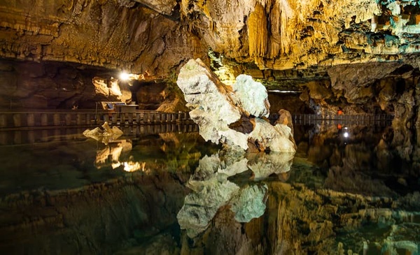۴۲ دهنه غار در استان همدان شناسایی شده است