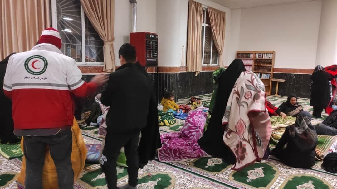 ۲۰۰ مسافر در محدوده گردنه اسدآباد اسکان اضطراری داده شدند