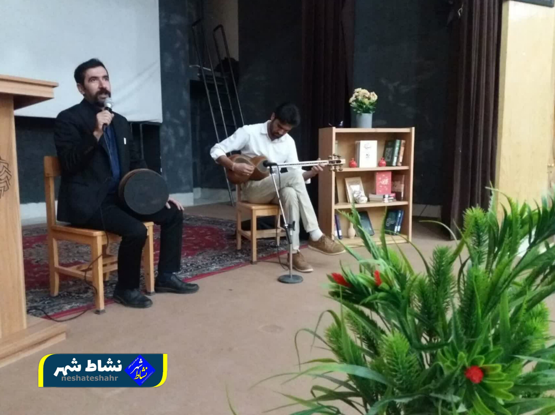 نشست ادبی" از لسان الغیب تا بانگ وطن" و اختتامیه پویش وطن در شهر صالح آباد برگزار شد