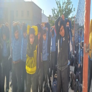 مراسم صبحگاهی با حضور مسئولین به مناسبت هفته بهداشت در دبیرستان پسرانه المهدی