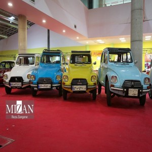 نمایشگاه خودروهای کلاسیک در همدان