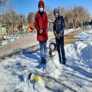 تصاویری از برگزاری مسابقه آدم برفی در پارک لاله شهر بهار