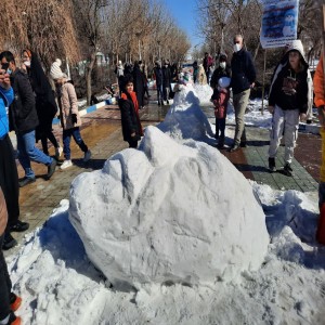 تصاویری از برگزاری مسابقه آدم برفی در پارک لاله شهر بهار