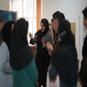 گزارش تصویری از نمایشگاه آثار نقاشی هنرمند همدانی رقیه رزمی در محل سالن فرهنگسرای آیت الله بهاری