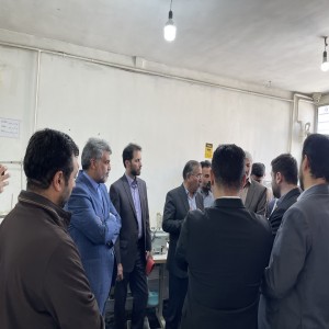 مدیرکل دفتر صنایع پوشاک و منسوجات وزارت صمت از واحد های تولیدی پوشاک شهرستان بهار بازدید کرد