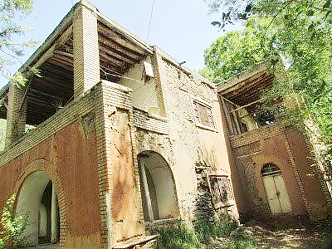 مدرسه تاریخی ظفر تخریب شد