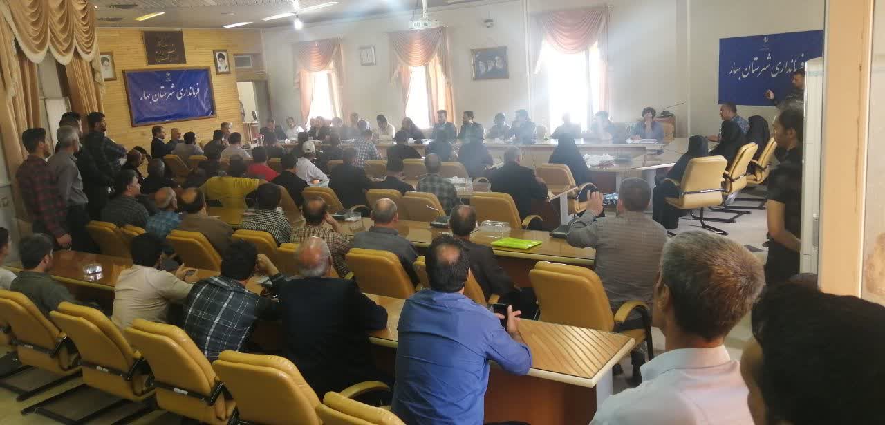 جلسه بررسی مشکلات واحدهای نانوایی شهرستان بهار برگزار شد
