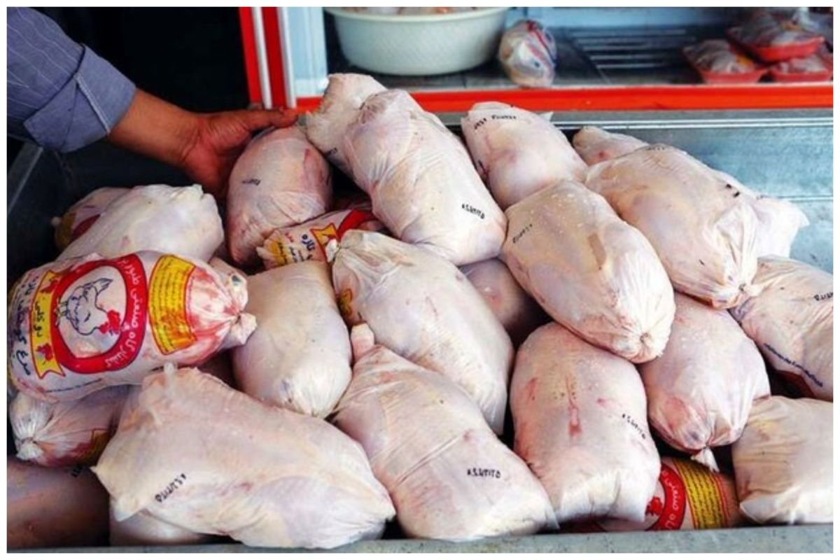 عدم رعایت قیمت مصوب مرغ در فروشگاه های بهار/ فروشندگان از فروش مرغ با مبلغ تعیین شده رضایت ندارند