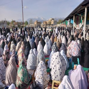 برگزاری اقامه نماز با شکوه عید سعید در مصلی امام خمینی ره شهر بهار