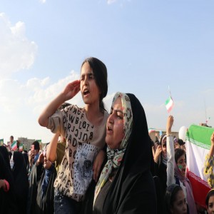 تصاویری از اجرای سرود سلام فرمانده در بهار