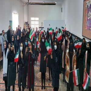 زنگ انقلاب با حضور مسئولین، مدیران و دانش آموزان در مدرسه دخترانه شهید سلیمانی در لالجین نواخته شد