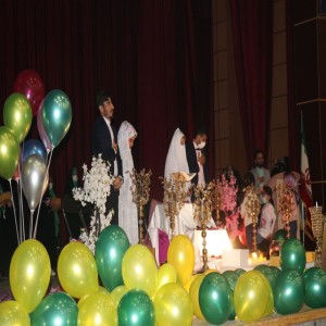 گزارش تصویری از برگزاری مراسم عقد دو زوج جوان به مناسبت روز زن و میلاد حضرت زهرا در فرهنگسرای آیت الله بهاری
