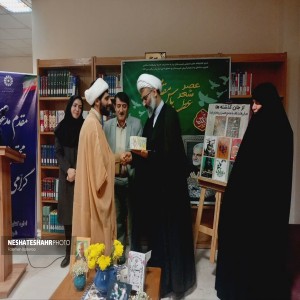 گزارش تصویری از برگزاری محفل عصر شعر عطر یاس مقاومت در کتابخانه آيت الله بهاری(ره) شهر بهار