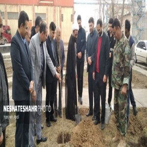 گزارش تصویری از کاشت ۱۰۰ اصله نهال در کارخانه نشاسته الوند به همت اداره منابع طبیعی شهرستان بهار