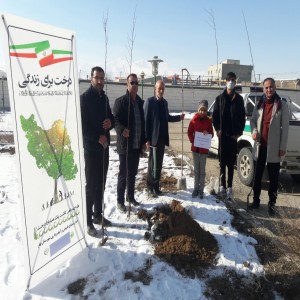 اجرای طرح مردمی کاشت یک میلیارد درخت همزمان با مراسم ۲۲ بهمن ۱۴۰۱