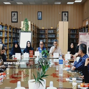 گزارش تصویری از نشست نقد و بررسی کتاب «در پرتگاه حادثه» در کتابخانه شهید باهنر بهار