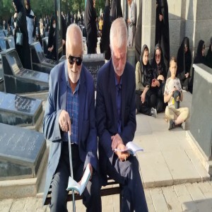 گزارش تصویری از برگزاری دعای عرفه در حرم آیت الله بهاری و گلزار شهدای شهر بهار